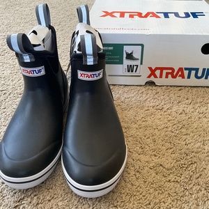 XTRATUF Women’s Ankle Deck Boot Size 7 in Black (Brand new)